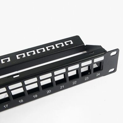 Пустое пульт временных соединительных кабелей RJ45 24 гаван 1U пульта временных соединительных кабелей сети незаслоненное
